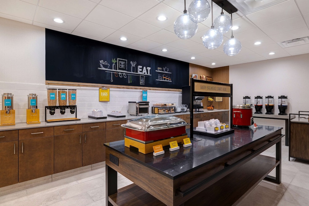 Hampton Inn & Suites by Hilton Marina - photo 42