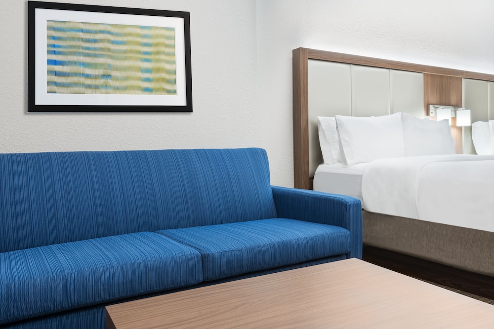 Holiday Inn Express & Suites Columbus Airport East by IHG - photo 21