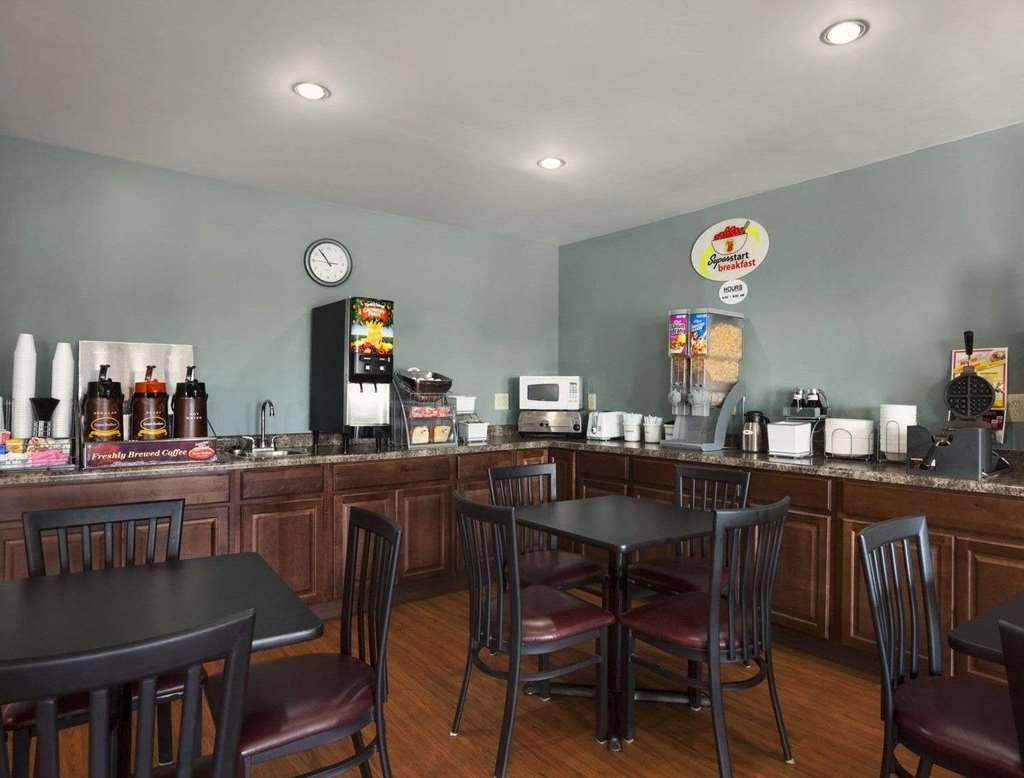 Super 8 by Wyndham Council Bluffs IA Omaha NE Area - photo 39