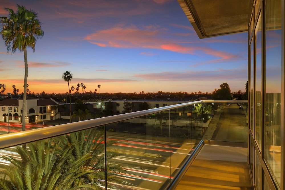 Hampton Inn & Suites LAX El Segundo - photo 23