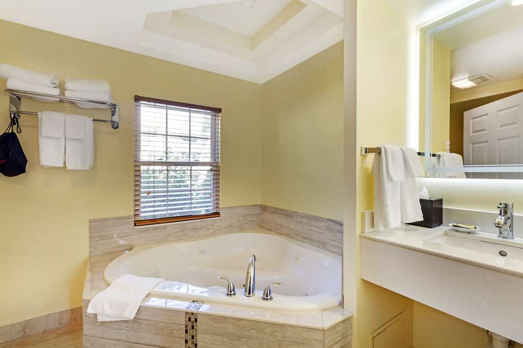 Best Western Plus Cold Spring - photo 32