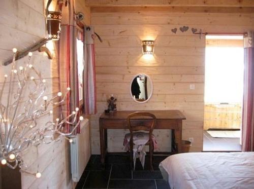 Les Loups - carbon neutral hotel in Chatel