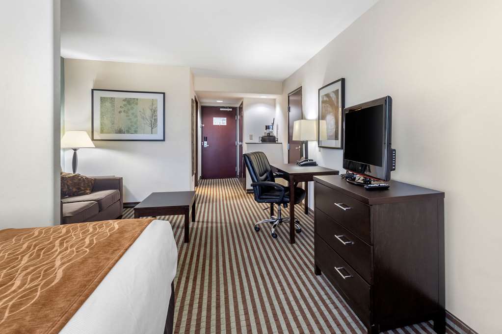 Comfort Inn & Suites Perry I 35 - photo 23