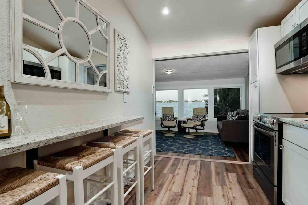 Waterfront Studio with Pool on Manasota Key - photo 9