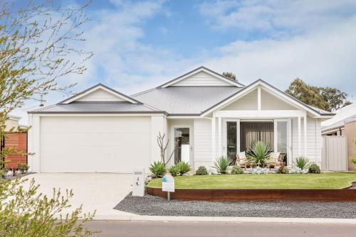 Summer Daze Dunsborough in Dunsborough, Australia