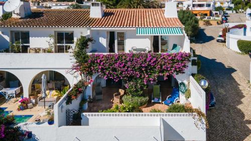 CoolHouses Algarve Luz 3 Bed Townhouse central & superb view Casa Salute — 4-Star Luxury Hotel in Luz, Portugal