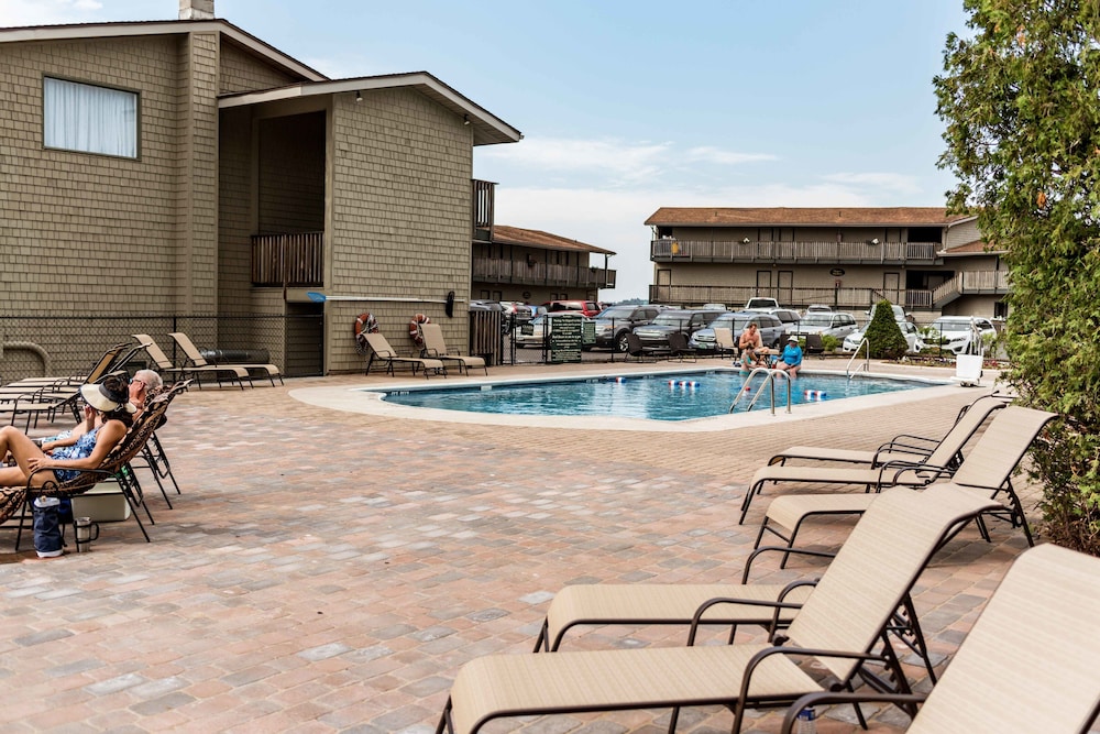 Capt. Thomson's Resort - photo 56