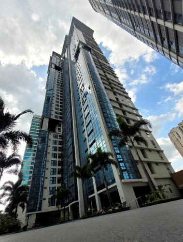 Andy's Place One Eastwood Tower 1 — 4-Star Luxury Hotel in Manila, Philippines