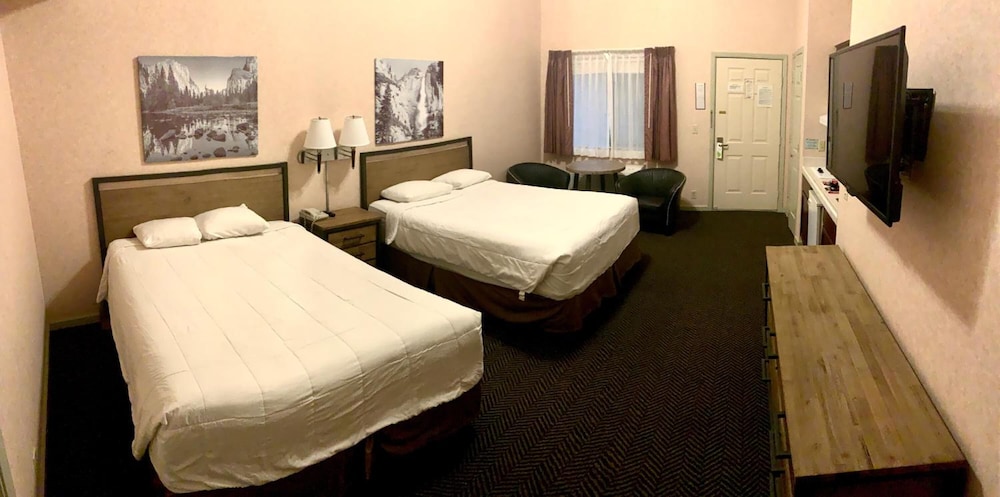Yosemite View Lodge - photo 16