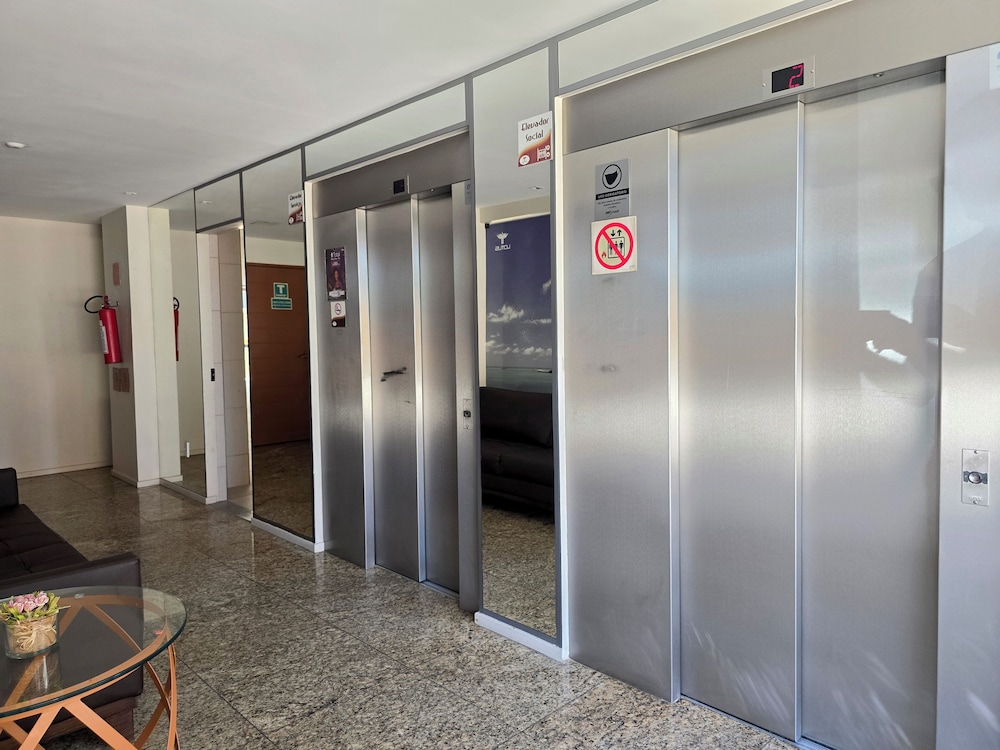 Apto Na Jatiuca C Piscina Na Cobertura — Maceio