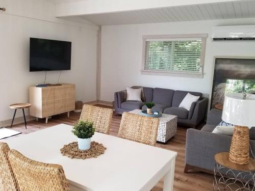 South Beach Bungalow — 4-Star Luxury Hotel in Point Roberts, United States