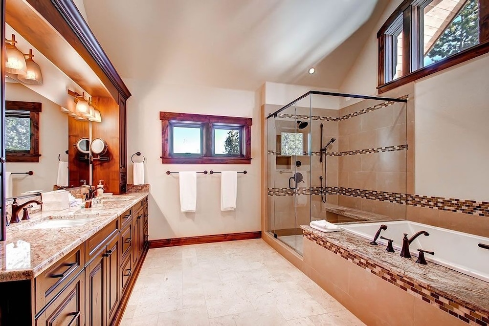 Slopeside Manor On Peak 8 By Pinnacle Lodging - photo 26