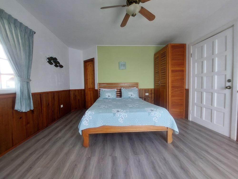 Faro del Colibri — Bocas Del Toro — photo 3