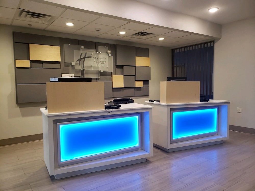 Holiday Inn Express & Suites Lincoln Airport by IHG - photo 35