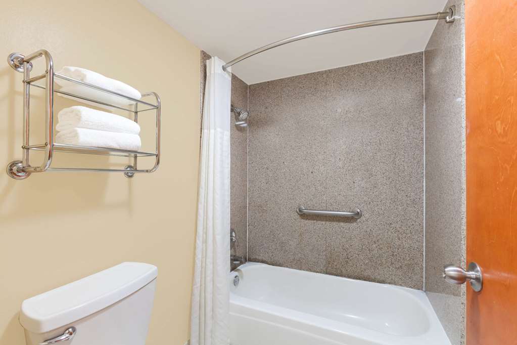 Super 8 by Wyndham Jacksonville AR - photo 12