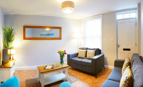 Beautifully furnished 4 bed townhouse on South Cliff — 4-Star Luxury Hotel in Scarborough, United Kingdom