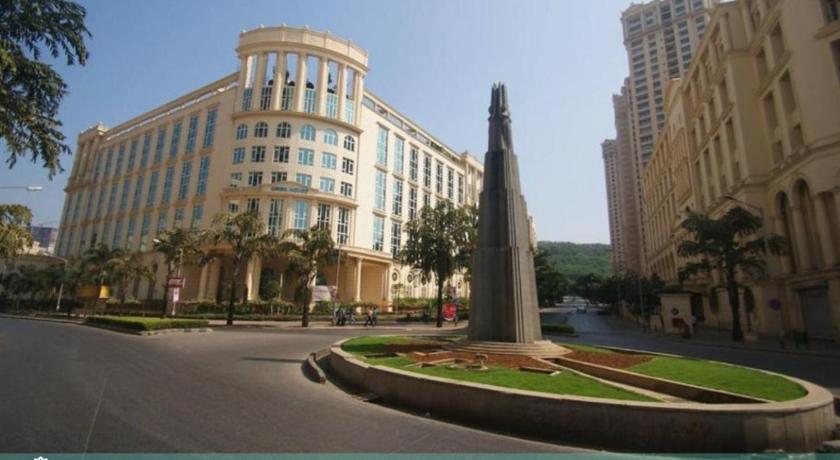 1BR Mumbai theme Apartment In Powai by Florastays