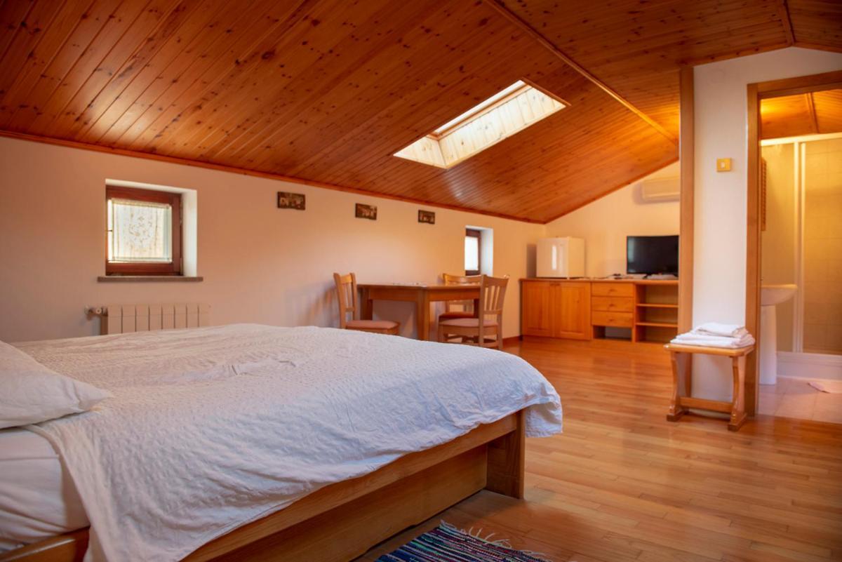 Tourist Farm Škerlj — hotel in Sezana