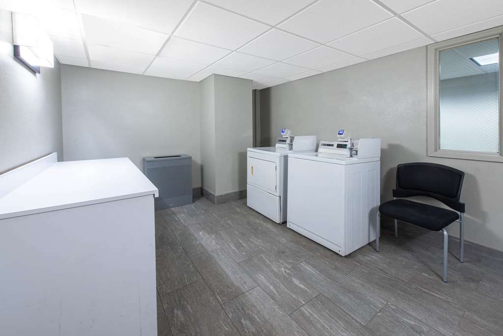 La Quinta Inn & Suites by Wyndham Tampa Brandon Regency Park - photo 33