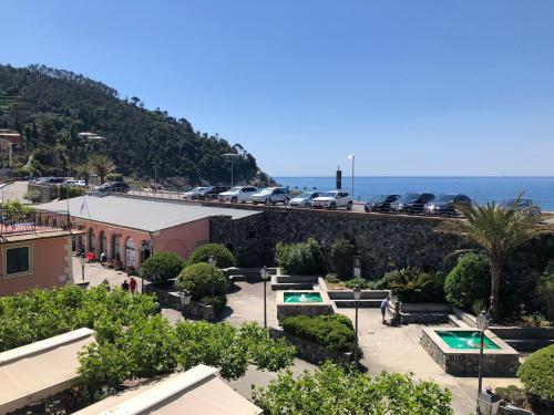 Appartamento Via Rezzano vista mare — 4-Star Luxury Hotel in Bonassola, Italy