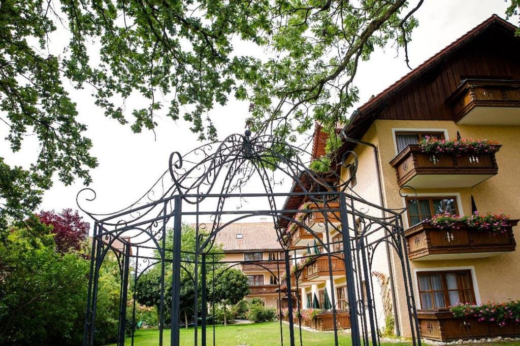 Appartementhaus Holmernhof I — 4-Star Luxury Hotel in Bad Fussing, Germany