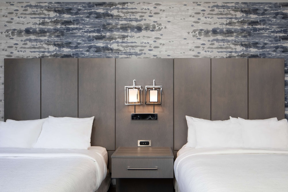 Embassy Suites by Hilton Portland Maine - photo 4