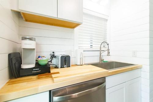 Carolina Beach Haven w Private Balcony - photo 10