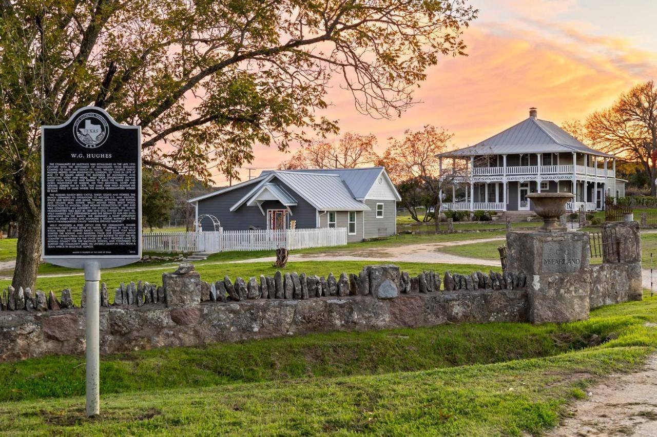 Kingsby Cottage 1 Bedroom w Mountain views — 4-Star Luxury Hotel in Boerne, United States