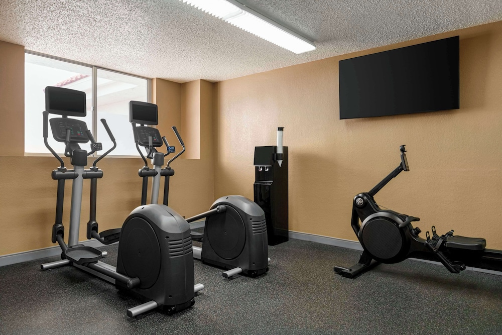 Embassy Suites by Hilton Fort Lauderdale 17th Street - photo 49