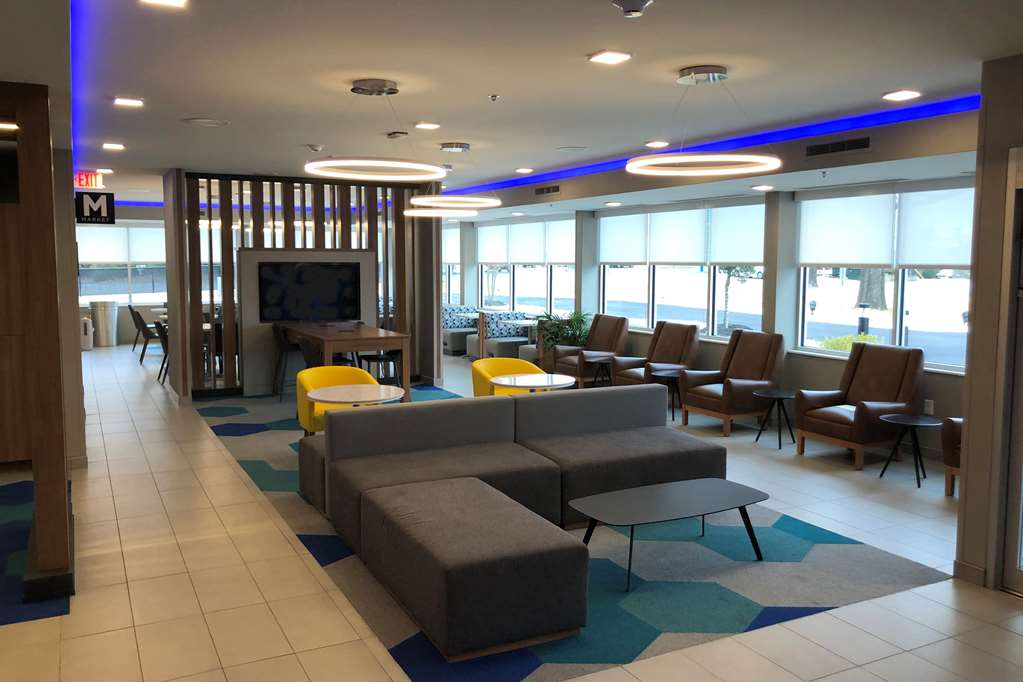 Microtel Inn & Suites by Wyndham Hot Springs - photo 8