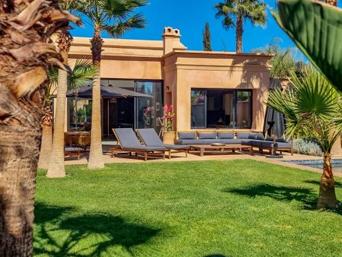 Villa avec gouvernante et 2 piscines dont une chauffée dans domaine securise — 4-Star Luxury Hotel in Marrakesh, Morocco