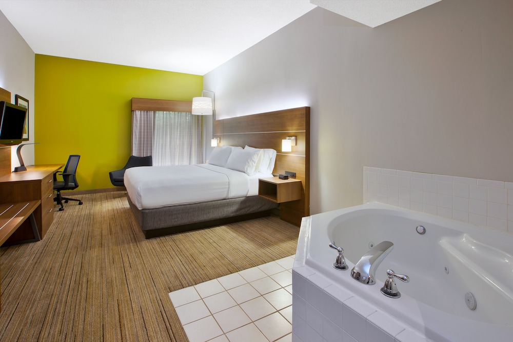 Holiday Inn Express & Suites Milford by IHG - photo 13
