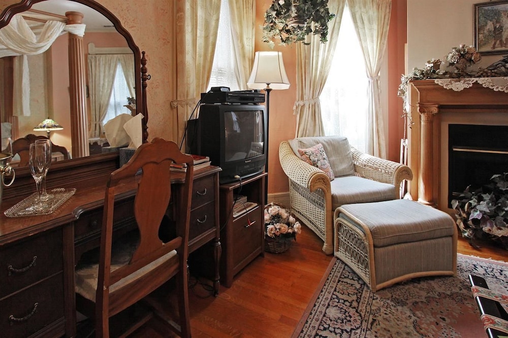 Old Northside Bed & Breakfast - photo 18