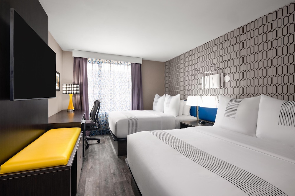 GLō Best Western Bronx NYC - photo 7