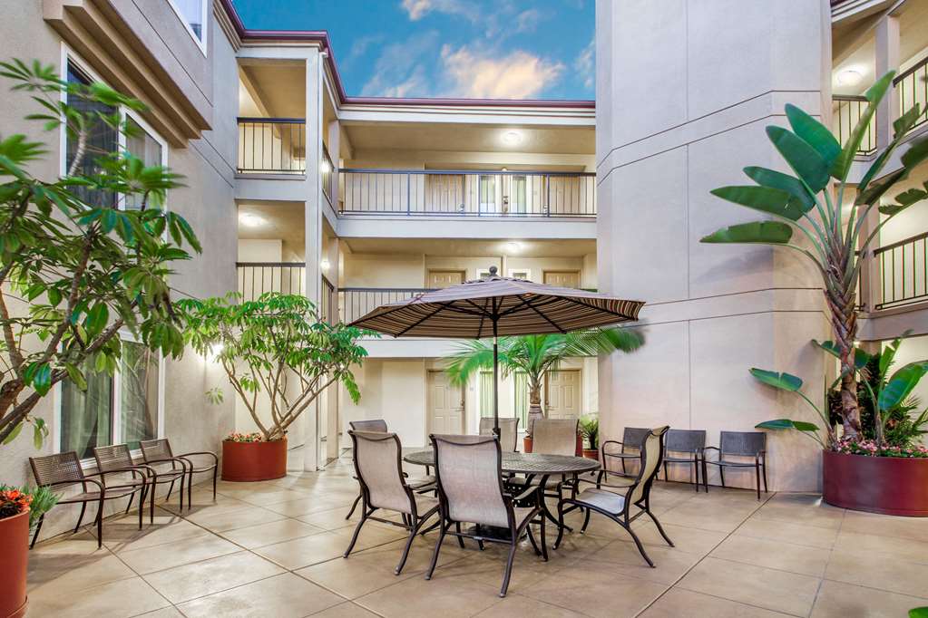 Days Inn by Wyndham Carlsbad - photo 3