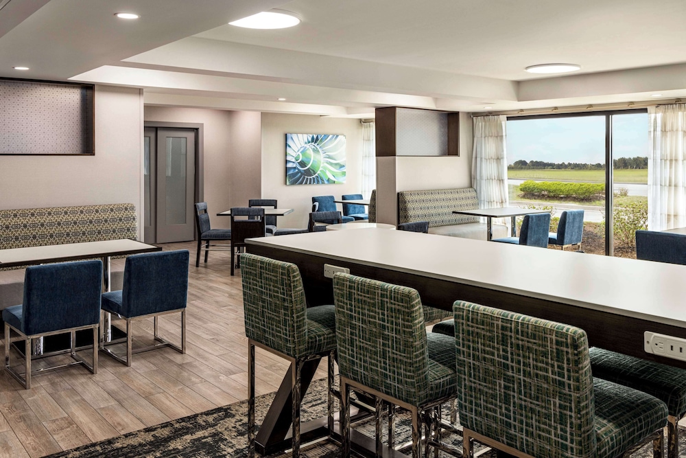 Hampton Inn Chicago O'Hare International Airport - photo 29