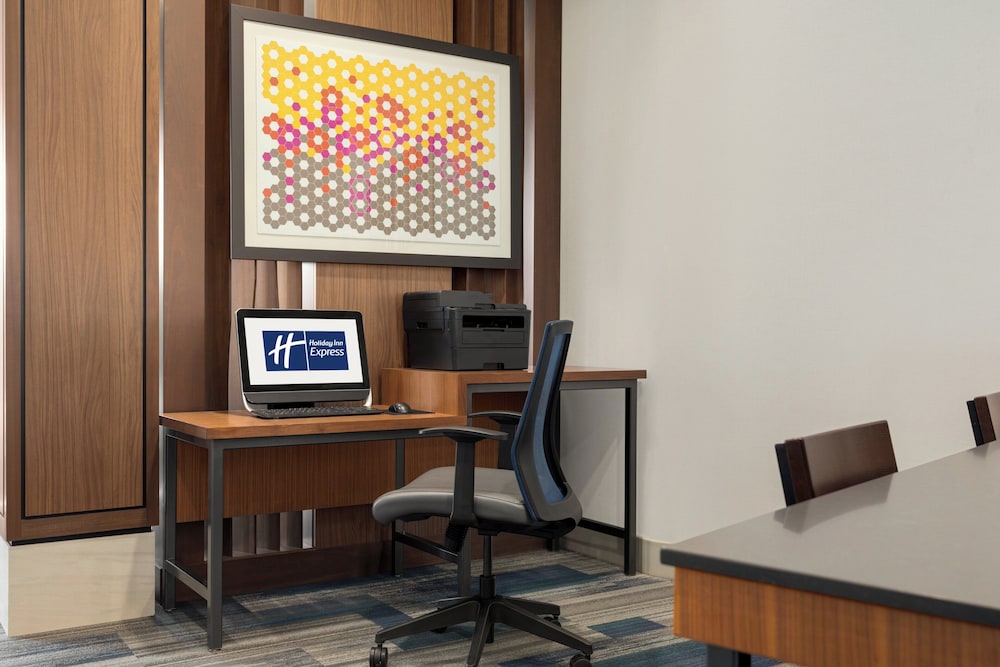 Holiday Inn Express And Suites Dalton Walnut Ave - photo 30