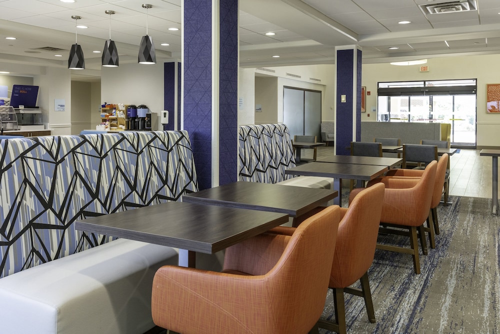 Holiday Inn Express & Suites Jacksonville Airport by IHG - photo 53