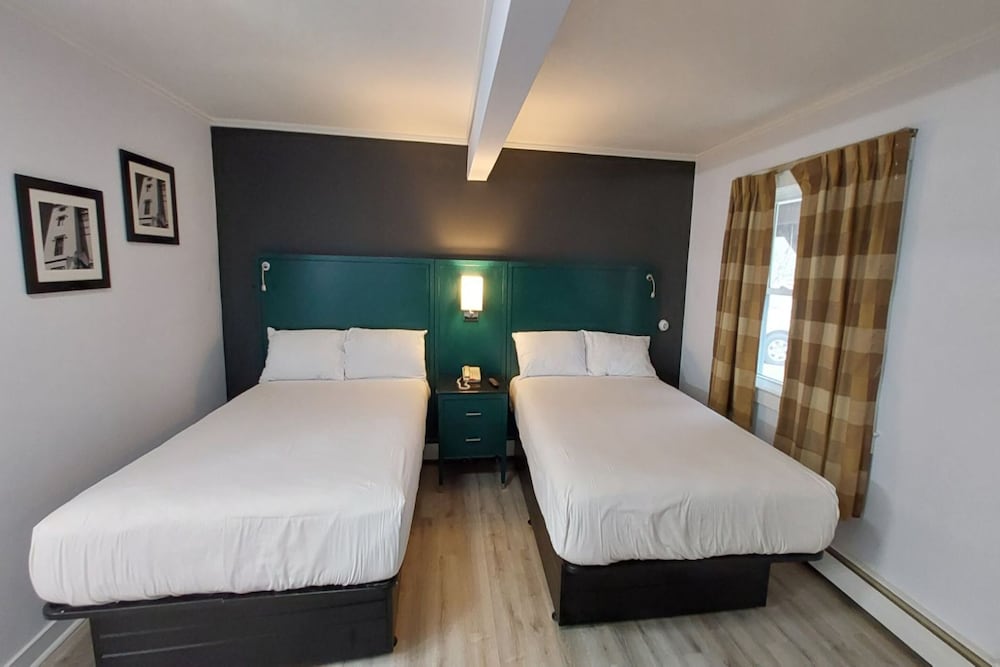 Village Motel Clinton - photo 4