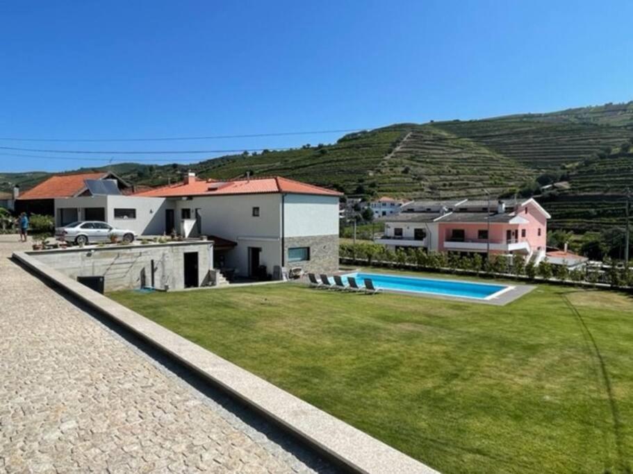 Villa avec piscine dans la région du Douro — 4-Star Luxury Hotel in Peso Da Regua, Portugal