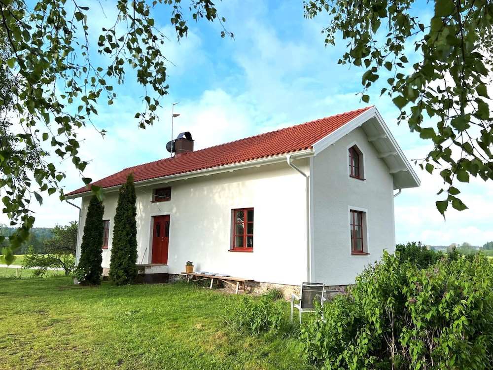 7 Person Holiday Home In Hova By Traum 19697108 — Hova