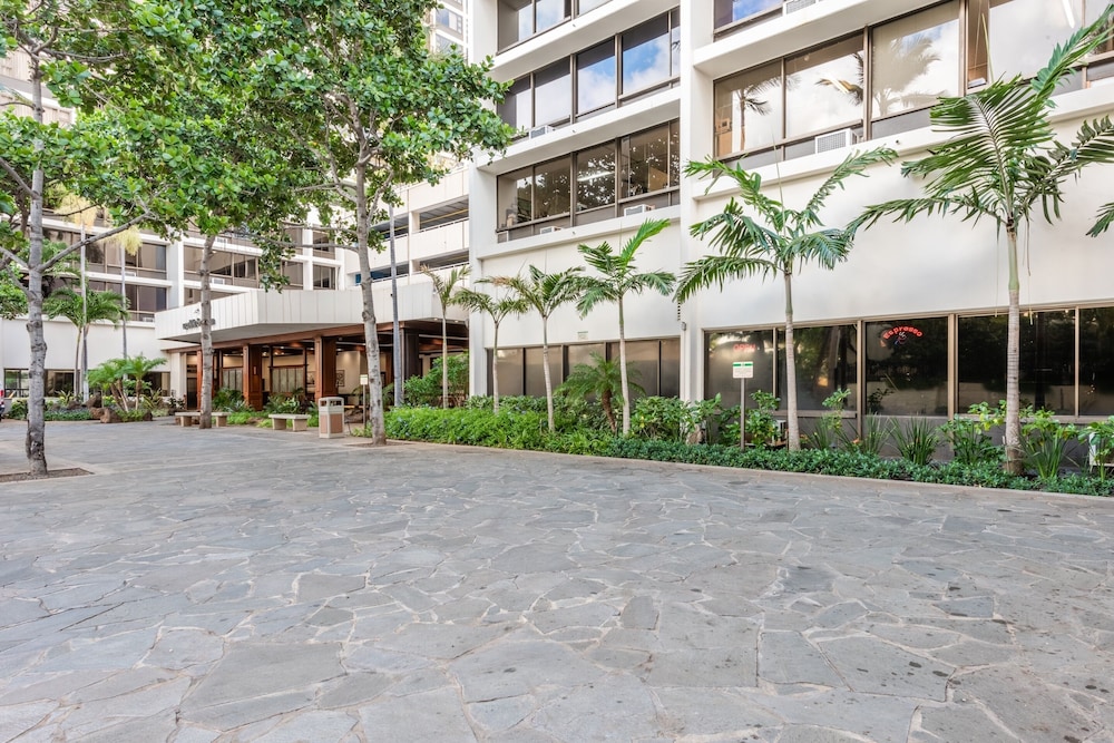 Breezy 12th Floor Waikiki Condo with FREE Parking by Koko Resort Vacation Rentals - photo 32