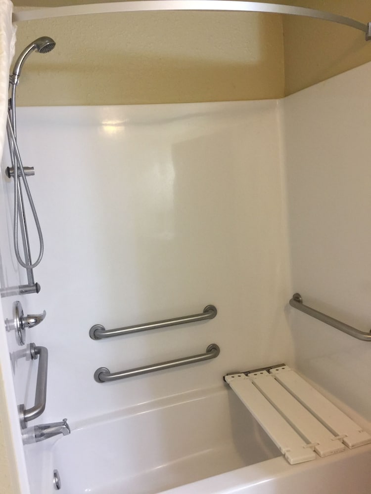 Cobblestone Hotel & Suites Pecos - photo 33
