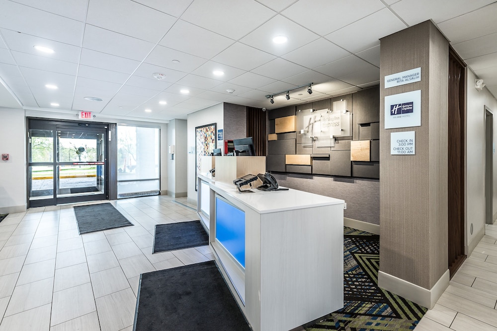 Holiday Inn Express Flint Campus Area by IHG - photo 44