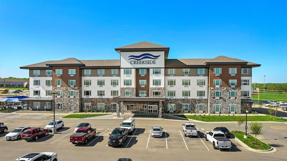 Holiday Inn Exp Parkville - photo 85