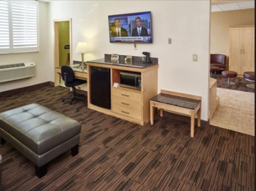 Livinn Hotel St. Paul I 94 East 3M Area - photo 23
