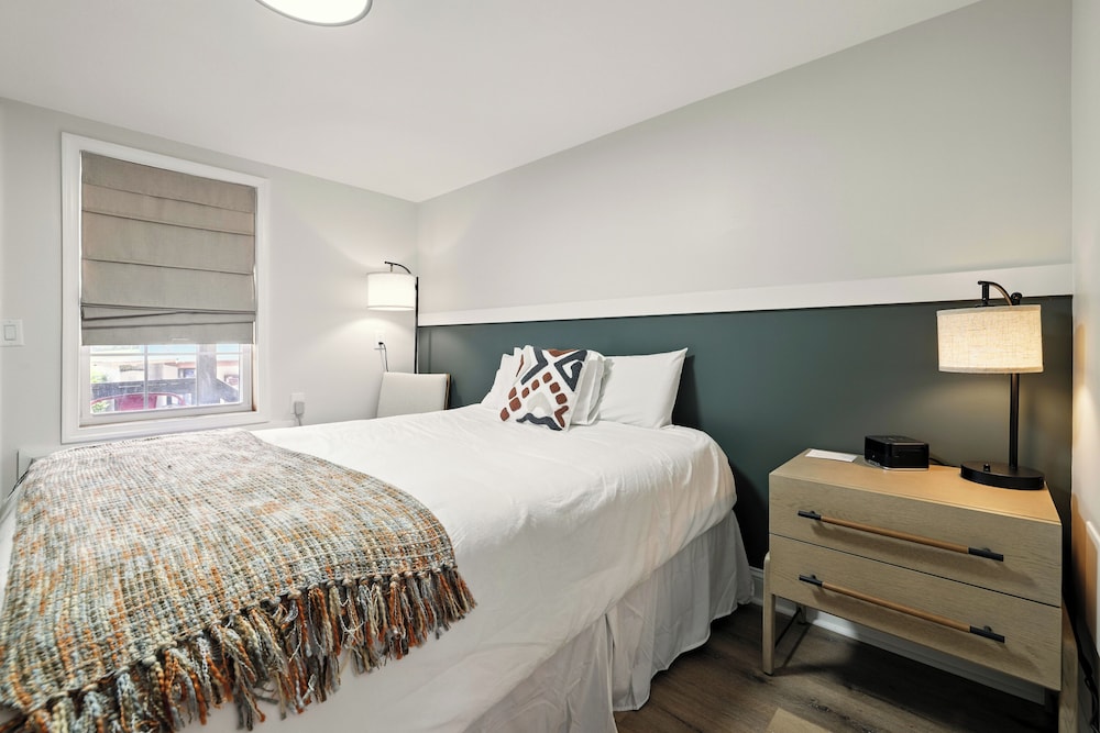 Hillside Motel LLC - photo 54