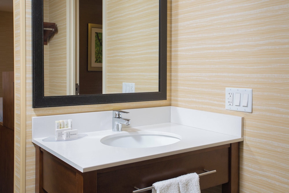Fairfield Inn by Marriot Manchester Boston Regional Airport - photo 15