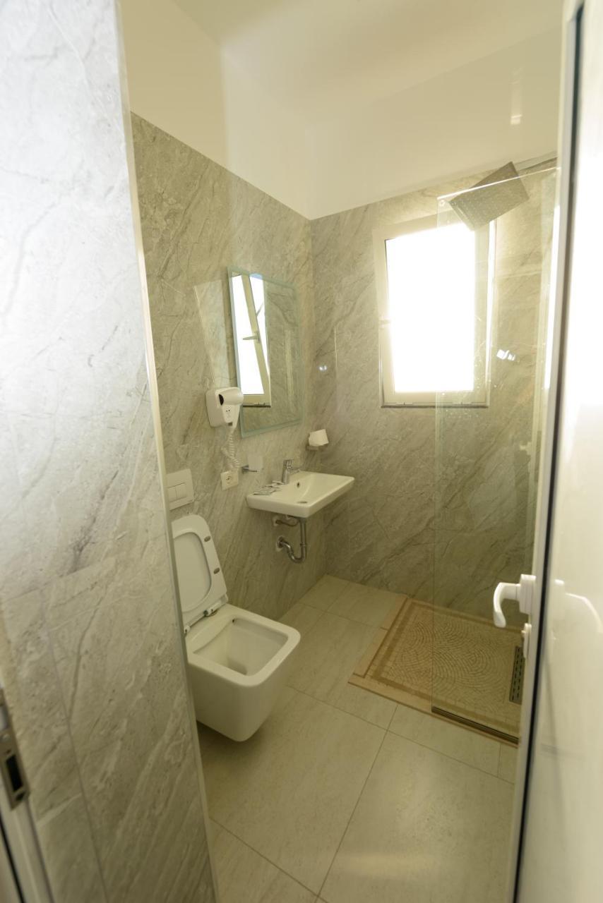 Hotel Nimfa - last minute hotel in Vlore