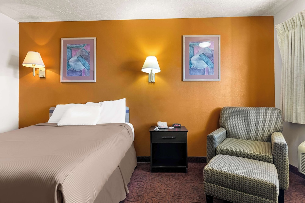 Americas Best Value Inn Lincoln - photo 14